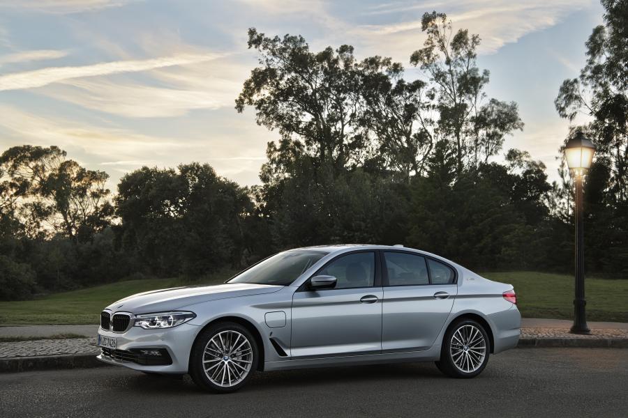  BMW 530e 2017 года  (WW) (фото 23 из 57)